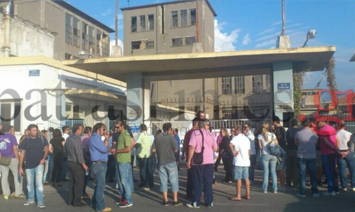 Πάτρα: Μπλόκο στο Δημοτικό Συμβούλιο και απoδοκιμασίες για τον Δήμαρχο από τους εργαζόμενους του Δήμου | Newsit.gr Πάτρα: Μπλόκο στο Δημοτικό Συμβούλιο και απoδοκιμασίες για τον Δήμαρχο από τους εργαζόμενους του Δήμου | Newsit.gr