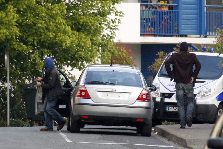 Στα χέρια της γαλλικής αστυνομίας ηγετικό στέλεχος της ΕΤΑ | Newsit.gr Στα χέρια της γαλλικής αστυνομίας ηγετικό στέλεχος της ΕΤΑ | Newsit.gr