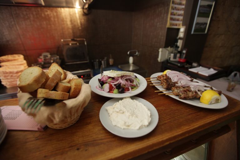 Θα θέσουν θέμα μείωσης φόρου στην εστίαση και στο πετρέλαιο θέρμανσης | Newsit.gr Θα θέσουν θέμα μείωσης φόρου στην εστίαση και στο πετρέλαιο θέρμανσης | Newsit.gr