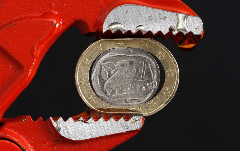 Συρρικνώθηκε κατά 6,2% η ελληνική οικονομία το δεύτερο τρίμηνο του 2012 | Newsit.gr Συρρικνώθηκε κατά 6,2% η ελληνική οικονομία το δεύτερο τρίμηνο του 2012 | Newsit.gr