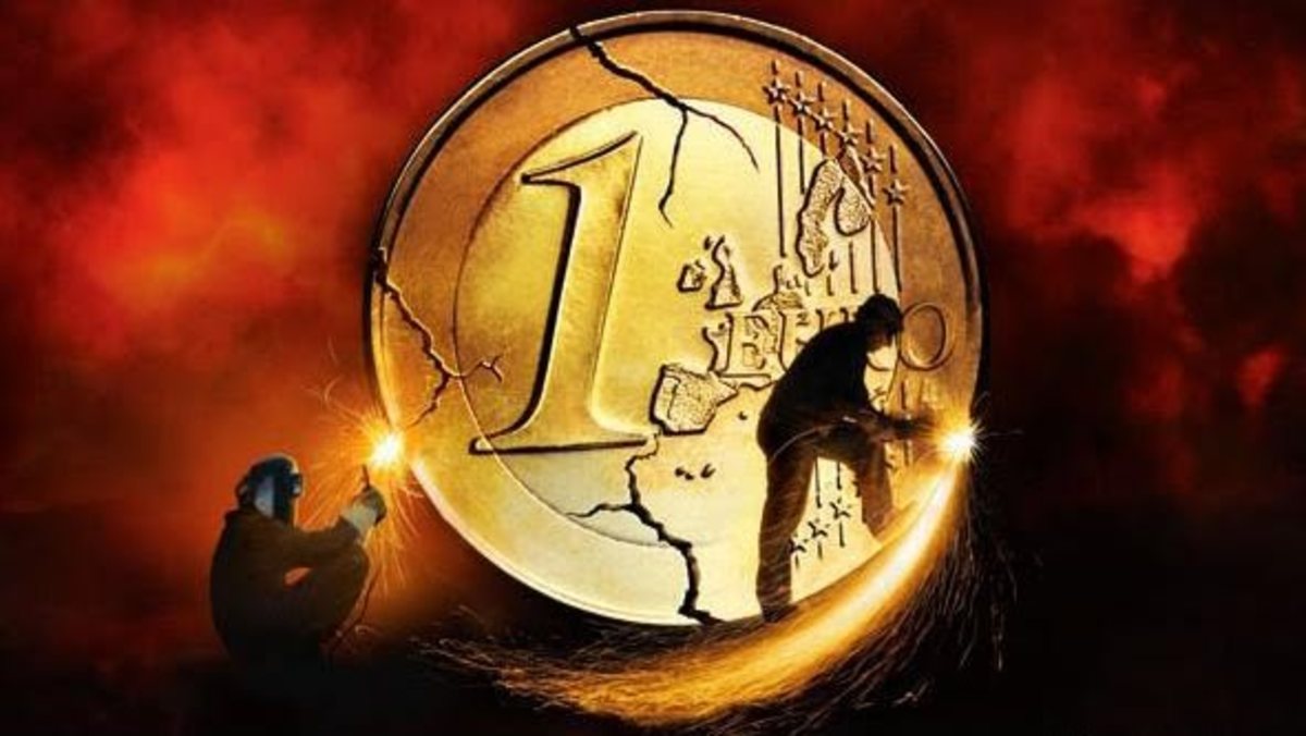 Αυτοί οι δύο άνθρωποι πασχίζουν για το ευρώ | Newsit.gr Αυτοί οι δύο άνθρωποι πασχίζουν για το ευρώ | Newsit.gr