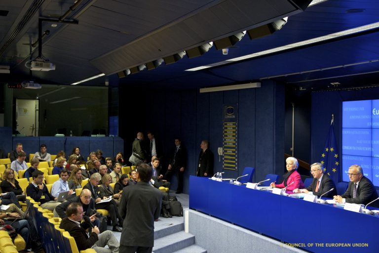 Συμφωνία για το ελληνικό χρέος στο 124% του ΑΕΠ το 2020 – Σε τρεις δόσεις τα 44 δισ. ευρώ από 13 Δεκεμβρίου | Newsit.gr Συμφωνία για το ελληνικό χρέος στο 124% του ΑΕΠ το 2020 – Σε τρεις δόσεις τα 44 δισ. ευρώ από 13 Δεκεμβρίου | Newsit.gr