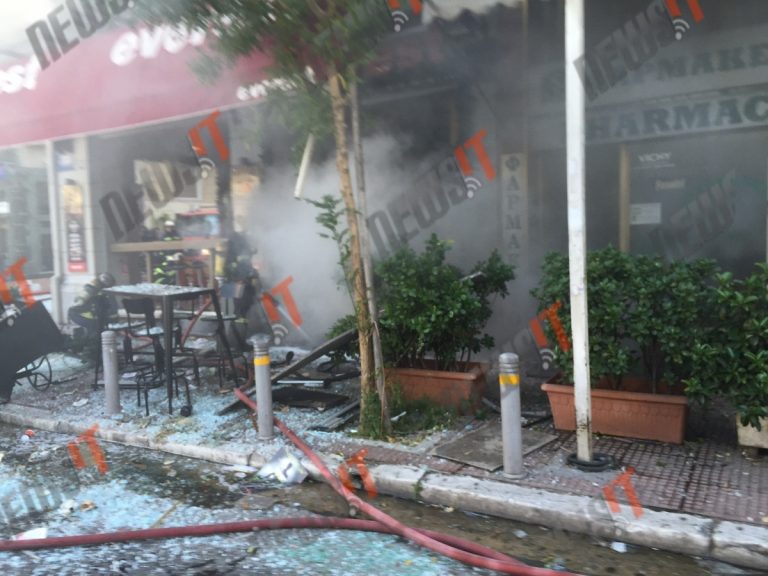 Έκρηξη στα everest στην πλατεία Βικτωρίας | Newsit.gr Έκρηξη στα everest στην πλατεία Βικτωρίας | Newsit.gr
