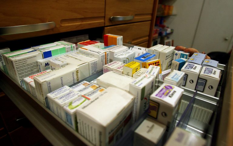 Τεράστια η ανταπόκριση των Ελλήνων στη συγκέντρωση φαρμάκων για το Ιατρείο Κοινωνικής Αποστολής | Newsit.gr Τεράστια η ανταπόκριση των Ελλήνων στη συγκέντρωση φαρμάκων για το Ιατρείο Κοινωνικής Αποστολής | Newsit.gr