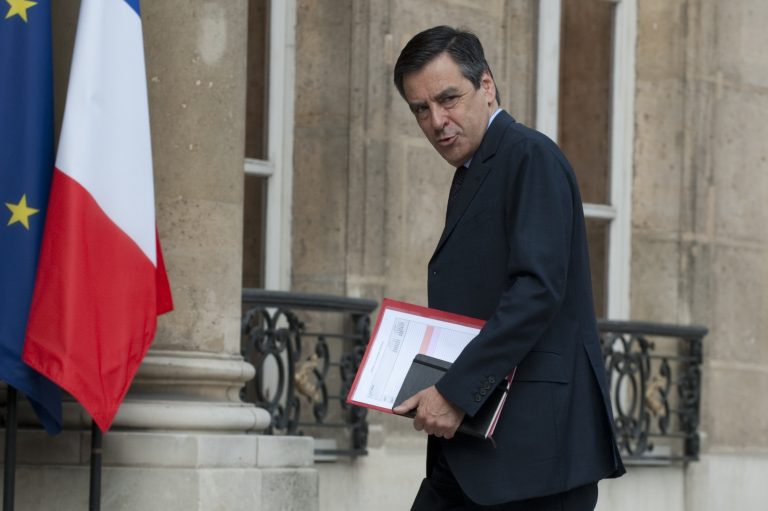 Οι κερδοσκόποι θα αποτύχουν λέει ο Φιγιόν | Newsit.gr Οι κερδοσκόποι θα αποτύχουν λέει ο Φιγιόν | Newsit.gr