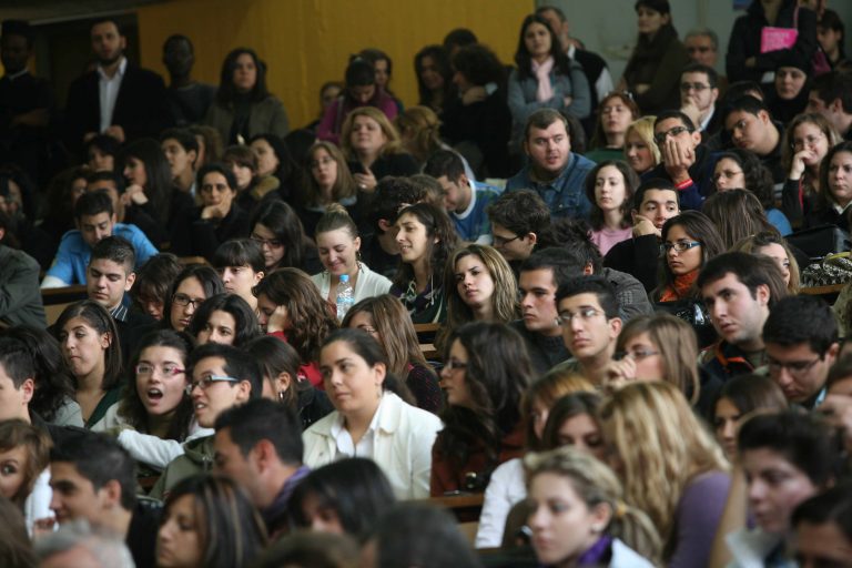 «Μπλοκάρουν» τα αμφιθέατρα σε ΑΕΙ και ΤΕΙ | Newsit.gr «Μπλοκάρουν» τα αμφιθέατρα σε ΑΕΙ και ΤΕΙ | Newsit.gr
