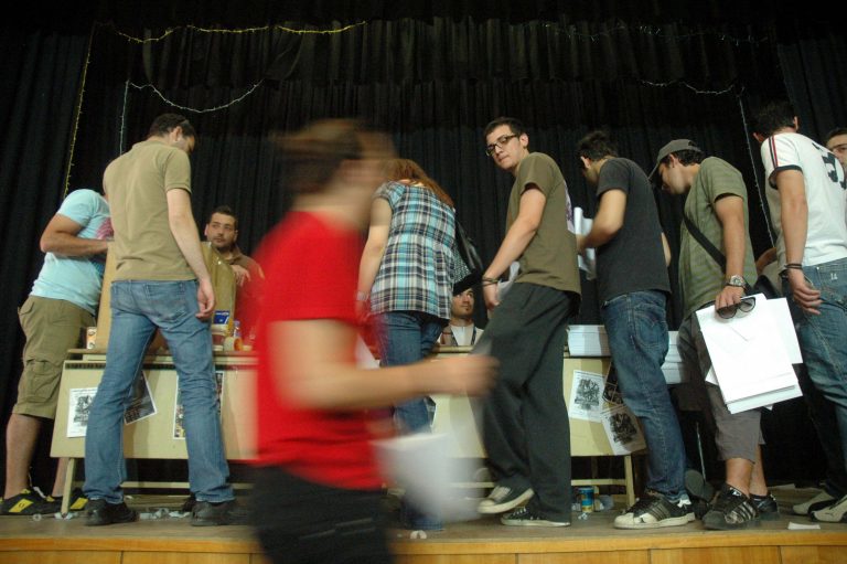 Πανελλαδικές: Χιλιάδες λιγότεροι σε ΑΕΙ-ΤΕΙ – Στα ύψη και οι βάσεις λόγω… “Αθηνάς” | Newsit.gr Πανελλαδικές: Χιλιάδες λιγότεροι σε ΑΕΙ-ΤΕΙ – Στα ύψη και οι βάσεις λόγω… “Αθηνάς” | Newsit.gr