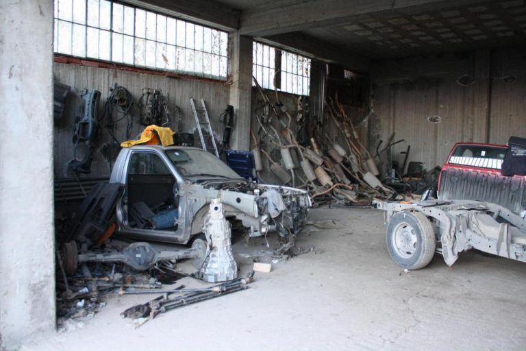 Θεσσαλονίκη: »Έγδυναν» φορτηγά και πουλούσαν τα ανταλλακτικά! | Newsit.gr Θεσσαλονίκη: »Έγδυναν» φορτηγά και πουλούσαν τα ανταλλακτικά! | Newsit.gr