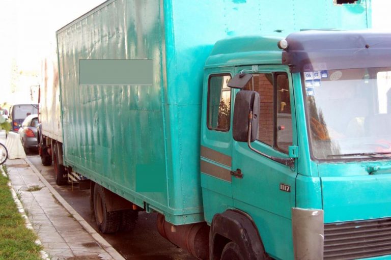 Τρίπολη: Έκλεψαν ακόμα και το φορτηγό του Δήμου! | Newsit.gr Τρίπολη: Έκλεψαν ακόμα και το φορτηγό του Δήμου! | Newsit.gr