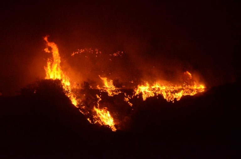 Κρήτη: Μεγάλη πυρκαγιά στο Μάραθο – Ενισχύονται οι δυνάμεις! | Newsit.gr Κρήτη: Μεγάλη πυρκαγιά στο Μάραθο – Ενισχύονται οι δυνάμεις! | Newsit.gr