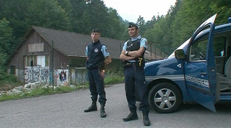 Εκτέλεσαν οικογένεια βρετανών στην Γαλλία – Δυο κοριτσάκια βρέθηκαν ζωντανά! | Newsit.gr Εκτέλεσαν οικογένεια βρετανών στην Γαλλία – Δυο κοριτσάκια βρέθηκαν ζωντανά! | Newsit.gr