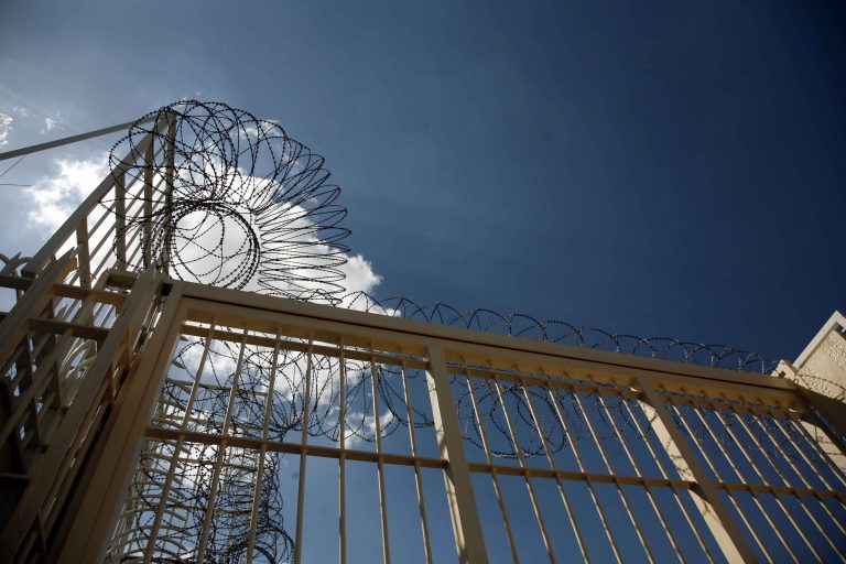 Δραπέτης με… την άδειά τους | Newsit.gr Δραπέτης με… την άδειά τους | Newsit.gr
