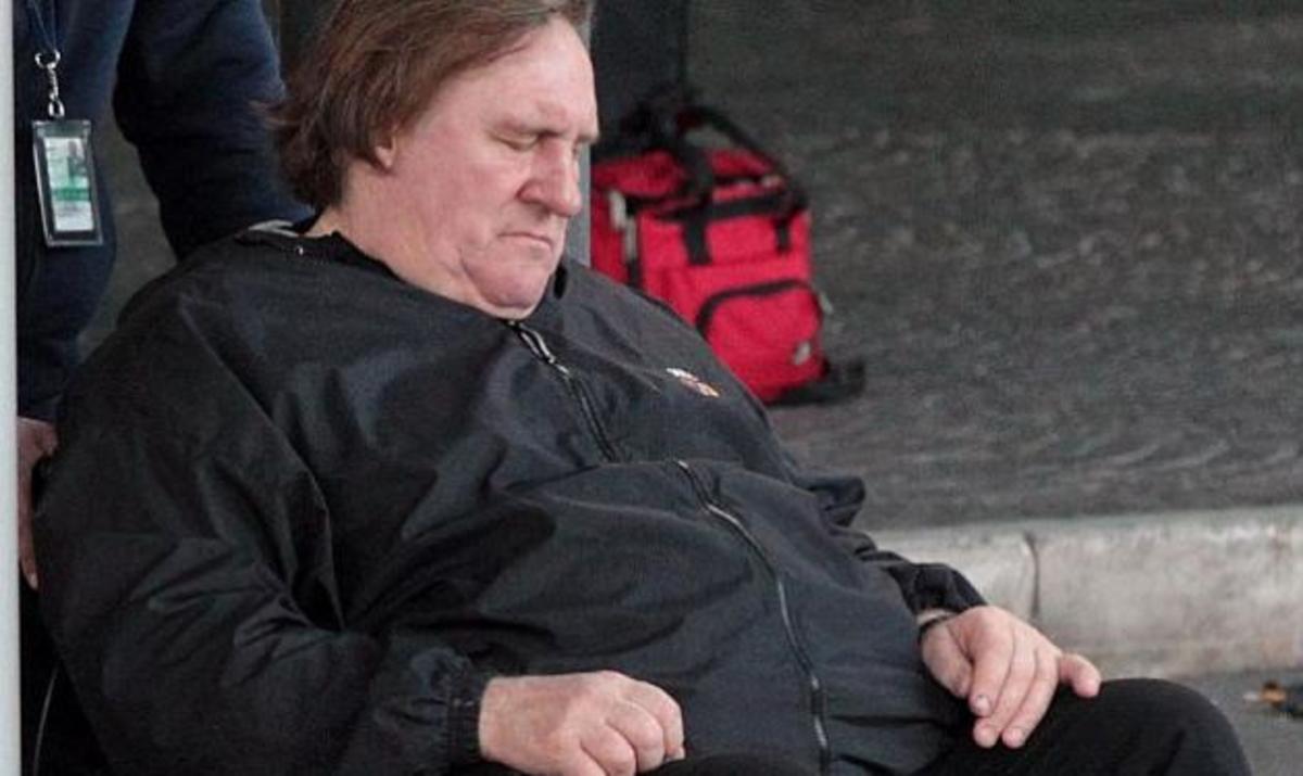 Φόβοι για την υγεία του G. Depardieu μετά από την εμφάνισή του στη Ρώμη σε αναπηρική καρέκλα! | Newsit.gr Φόβοι για την υγεία του G. Depardieu μετά από την εμφάνισή του στη Ρώμη σε αναπηρική καρέκλα! | Newsit.gr