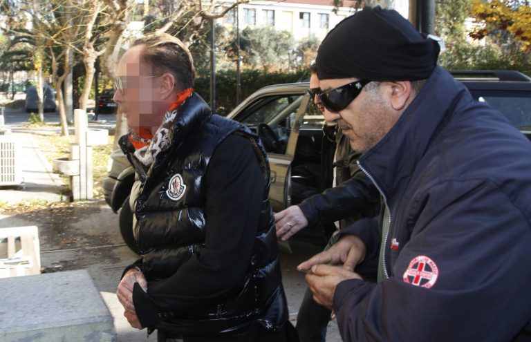 Στις φυλακές Μαλανδρίνου ο Λάκης Γαβαλάς | Newsit.gr Στις φυλακές Μαλανδρίνου ο Λάκης Γαβαλάς | Newsit.gr