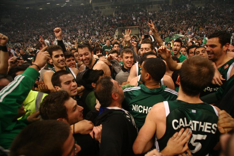«Προσκύνησε» η Μπάρτσα στο μεγαλείο του Παναθηναϊκού – Δείτε ΦΩΤΟ από το «πράσινο» γλέντι | Newsit.gr «Προσκύνησε» η Μπάρτσα στο μεγαλείο του Παναθηναϊκού – Δείτε ΦΩΤΟ από το «πράσινο» γλέντι | Newsit.gr