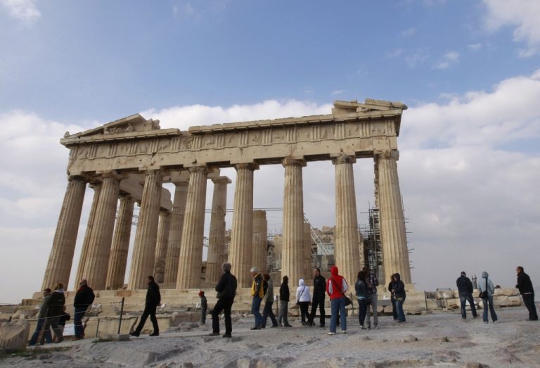 Για πρώτη φορά οι Βρετανοί στοιχηματίζουν ότι θα φύγουμε από το ευρώ! | Newsit.gr Για πρώτη φορά οι Βρετανοί στοιχηματίζουν ότι θα φύγουμε από το ευρώ! | Newsit.gr