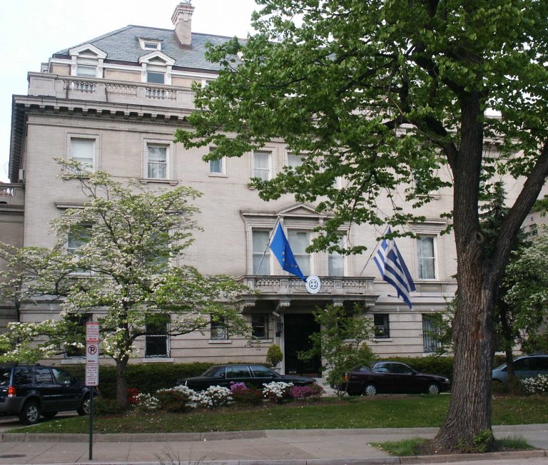 Κατάληψη κτιρίου που ανήκει στην ελληνική πρεσβεία | Newsit.gr Κατάληψη κτιρίου που ανήκει στην ελληνική πρεσβεία | Newsit.gr