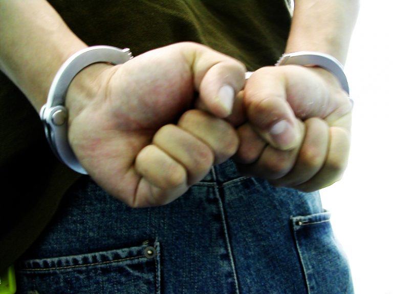 Συλλήψη 22χρονου γιατί ανέβασε στο Ίντερνετ άσεμνες φωτογραφίες | Newsit.gr Συλλήψη 22χρονου γιατί ανέβασε στο Ίντερνετ άσεμνες φωτογραφίες | Newsit.gr
