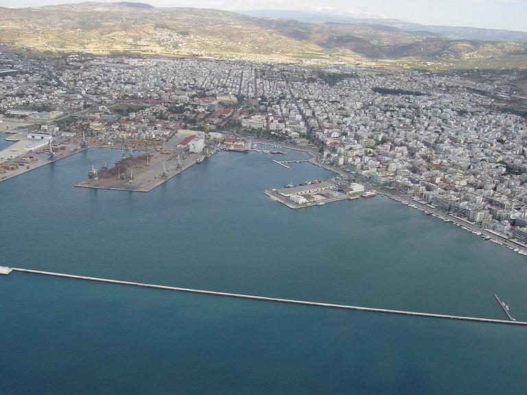 Αγρότες απειλούν να κλείσουν το λιμάνι του Βόλου | Newsit.gr Αγρότες απειλούν να κλείσουν το λιμάνι του Βόλου | Newsit.gr