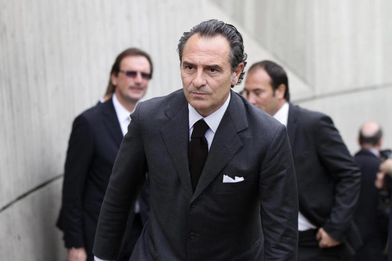 Προπονητής Εθνικής Ποδοσφαίρου: «Οι ομοφυλόφιλοι παίκτες να ζουν χωρίς προβλήματα τη σεξουαλική τους ταυτότητα»! | Newsit.gr Προπονητής Εθνικής Ποδοσφαίρου: «Οι ομοφυλόφιλοι παίκτες να ζουν χωρίς προβλήματα τη σεξουαλική τους ταυτότητα»! | Newsit.gr
