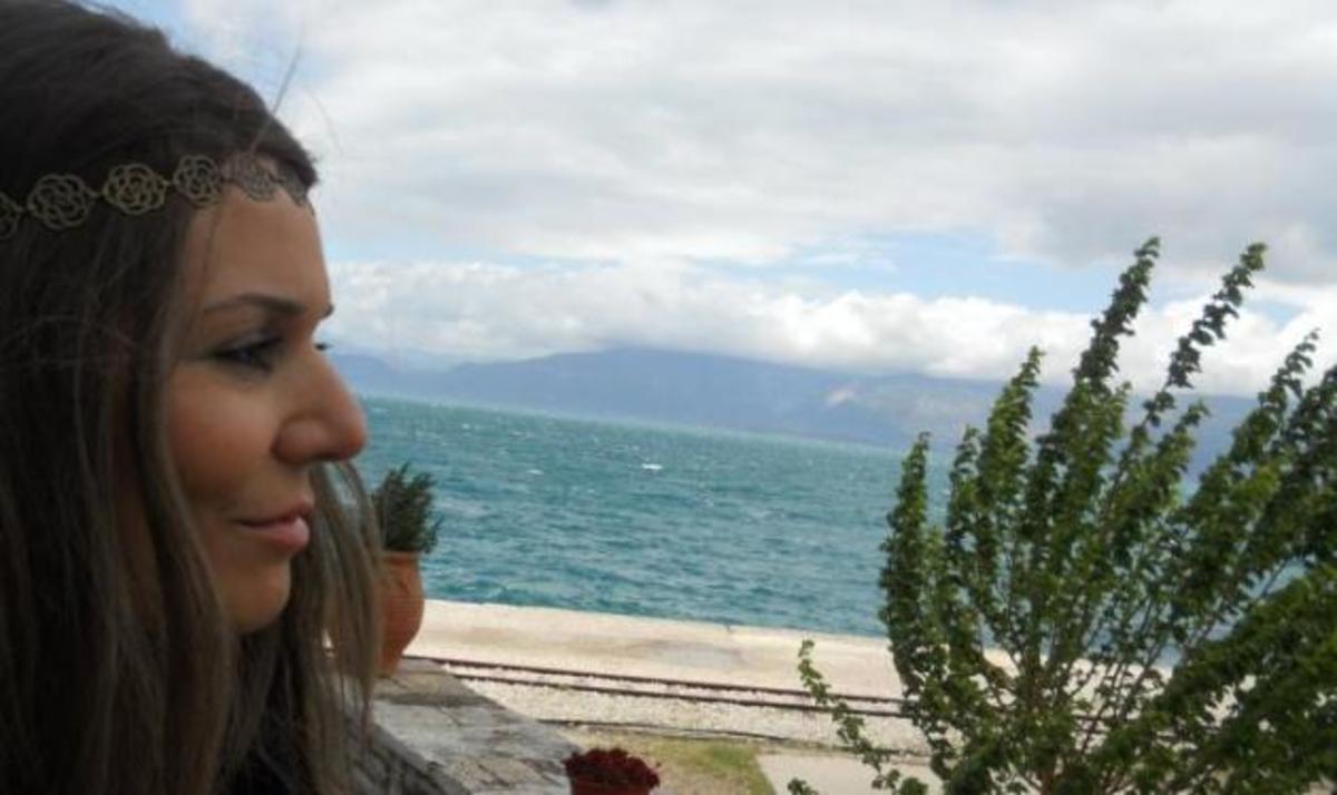Ο σχεδιαστής Δ. Στρέπκος μιλά στο TLIFE για το θάνατο της make up artist Ι. Λυριντζή | Newsit.gr Ο σχεδιαστής Δ. Στρέπκος μιλά στο TLIFE για το θάνατο της make up artist Ι. Λυριντζή | Newsit.gr