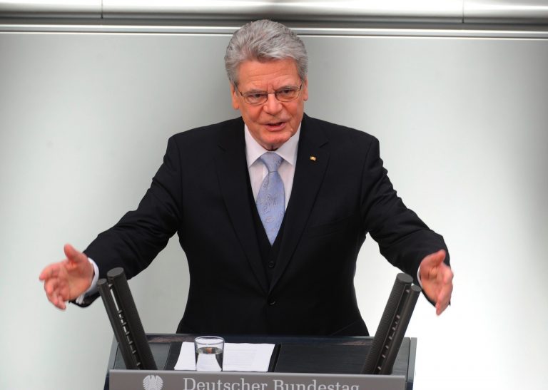 Πρόεδρος Γερμανίας:Έλληνες μην βγείτε από το ευρώ | Newsit.gr Πρόεδρος Γερμανίας:Έλληνες μην βγείτε από το ευρώ | Newsit.gr