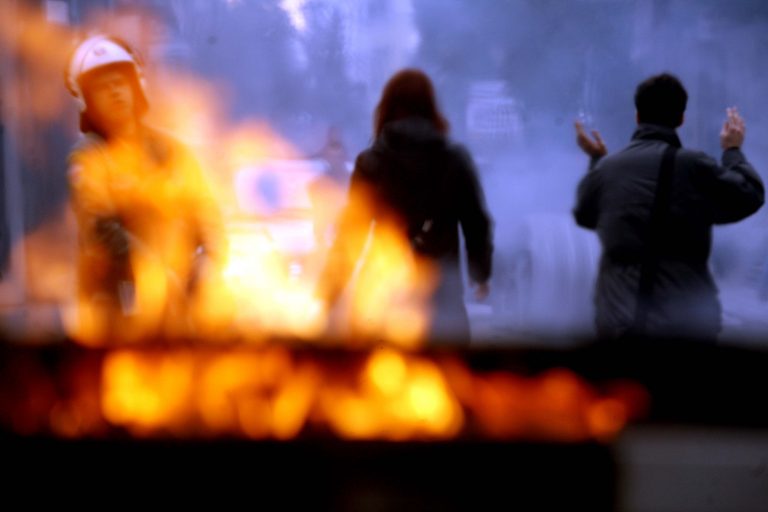 Θεσσαλονίκη: έκαιγαν κάδους επί δύο ώρες | Newsit.gr Θεσσαλονίκη: έκαιγαν κάδους επί δύο ώρες | Newsit.gr