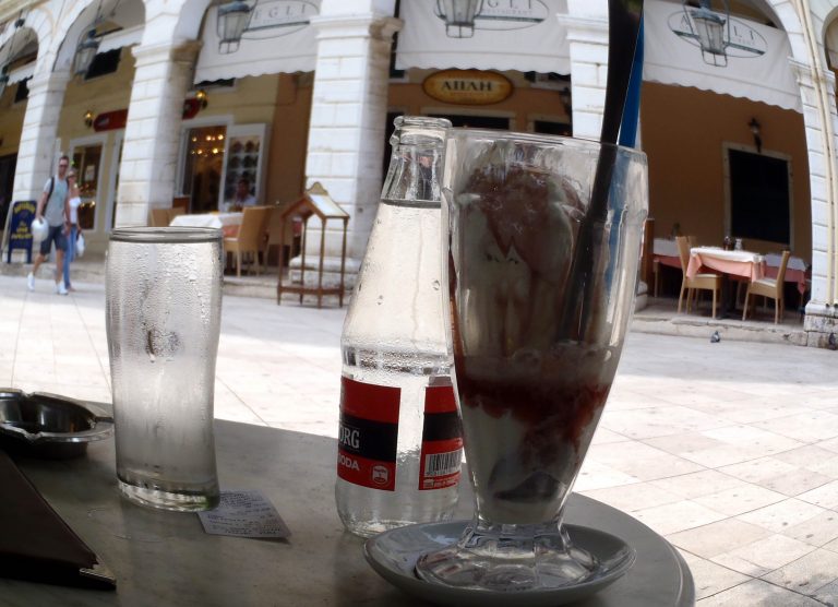 Συνέλαβαν 38χρονο ιδιοκτήτη καφετέριας μετά από φορολογικό έλεγχο | Newsit.gr Συνέλαβαν 38χρονο ιδιοκτήτη καφετέριας μετά από φορολογικό έλεγχο | Newsit.gr