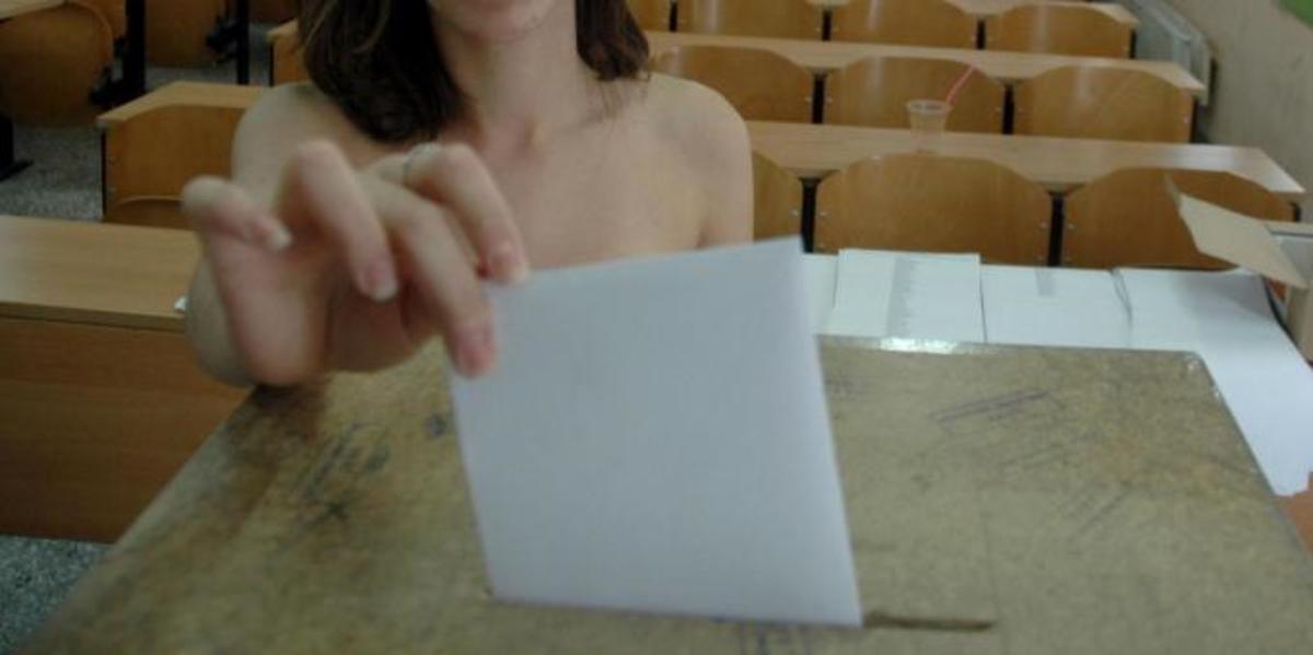 Μεγάλες πόλεις και ψηφοφόροι κάτω των 50 ετών ο πονοκέφαλος των κομμάτων – Δύο και απόψε στη μάχη για την κάλπη | Newsit.gr Μεγάλες πόλεις και ψηφοφόροι κάτω των 50 ετών ο πονοκέφαλος των κομμάτων – Δύο και απόψε στη μάχη για την κάλπη | Newsit.gr