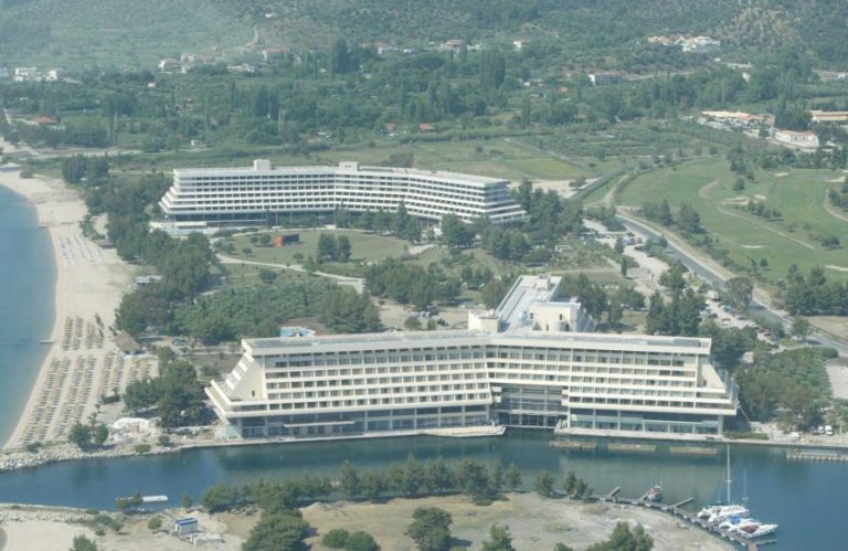 Απεργίες στο Πόρτο Καρράς: Σύλληψη τριών ατόμων λόγω «λεκτικής αντιπαράθεσης» με τη διοίκηση | Newsit.gr Απεργίες στο Πόρτο Καρράς: Σύλληψη τριών ατόμων λόγω «λεκτικής αντιπαράθεσης» με τη διοίκηση | Newsit.gr