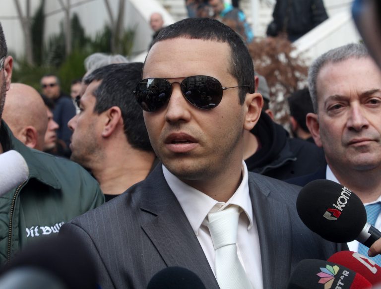 Απειλές από τον Κασιδιάρη καταγγέλλει ο δήμαρχος Ελευσίνας | Newsit.gr Απειλές από τον Κασιδιάρη καταγγέλλει ο δήμαρχος Ελευσίνας | Newsit.gr