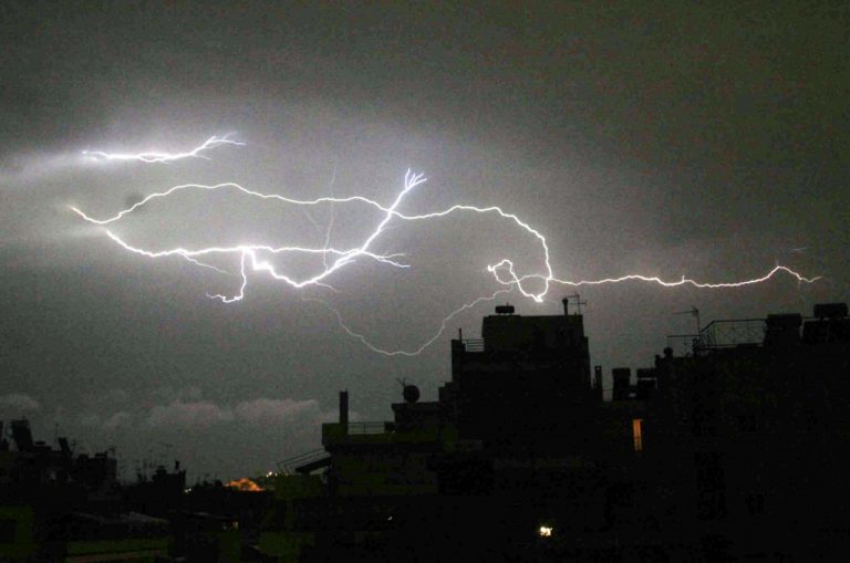 Σοβαρά προβλήματα από την βραδυνή καταιγίδα | Newsit.gr Σοβαρά προβλήματα από την βραδυνή καταιγίδα | Newsit.gr