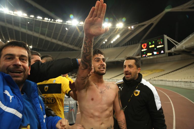Χαιρέτησε ναζιστικά ο Κατίδης! (PHOTOS+VIDEO) | Newsit.gr Χαιρέτησε ναζιστικά ο Κατίδης! (PHOTOS+VIDEO) | Newsit.gr