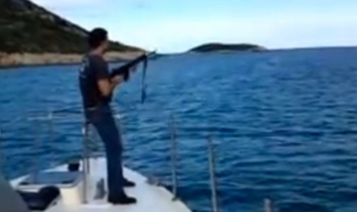 ΕΔΕ για τους λιμενικούς που πυροβολούσαν αγριοκάτσικα | Newsit.gr ΕΔΕ για τους λιμενικούς που πυροβολούσαν αγριοκάτσικα | Newsit.gr