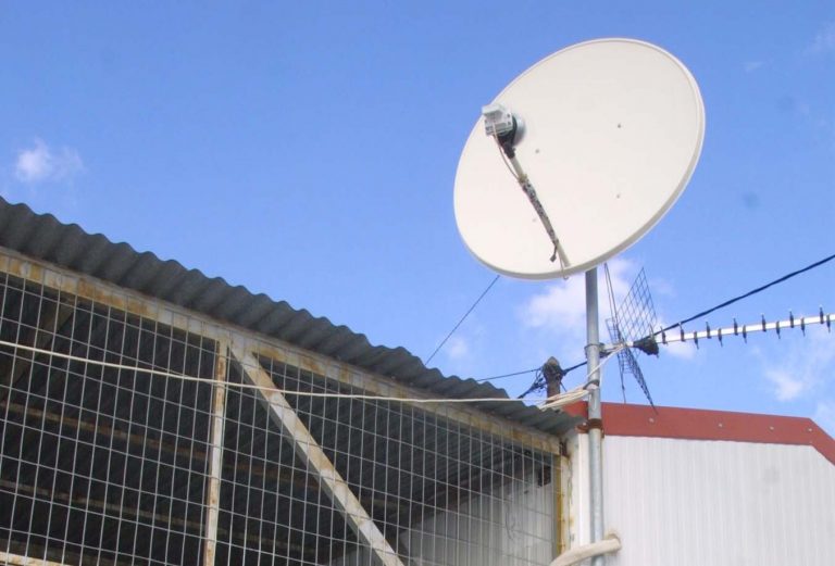 Aχαϊα: Μοίραζαν «πειρατικό» σήμα και… βρέθηκαν με χειροπέδες | Newsit.gr Aχαϊα: Μοίραζαν «πειρατικό» σήμα και… βρέθηκαν με χειροπέδες | Newsit.gr