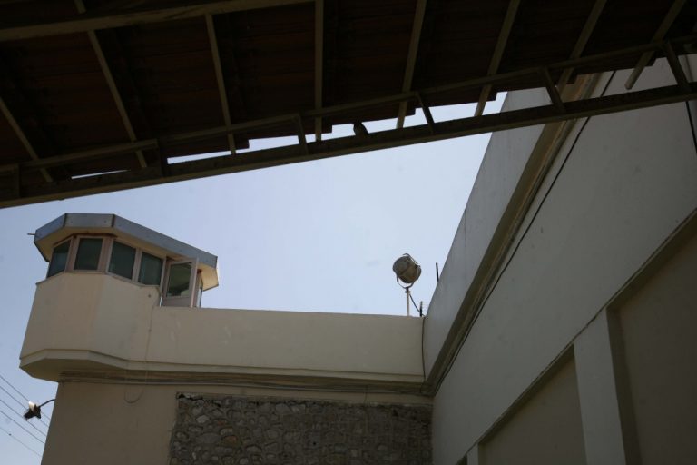 Συνελήφθη κρατούμενος φυλακών που βγήκε με άδεια! | Newsit.gr Συνελήφθη κρατούμενος φυλακών που βγήκε με άδεια! | Newsit.gr