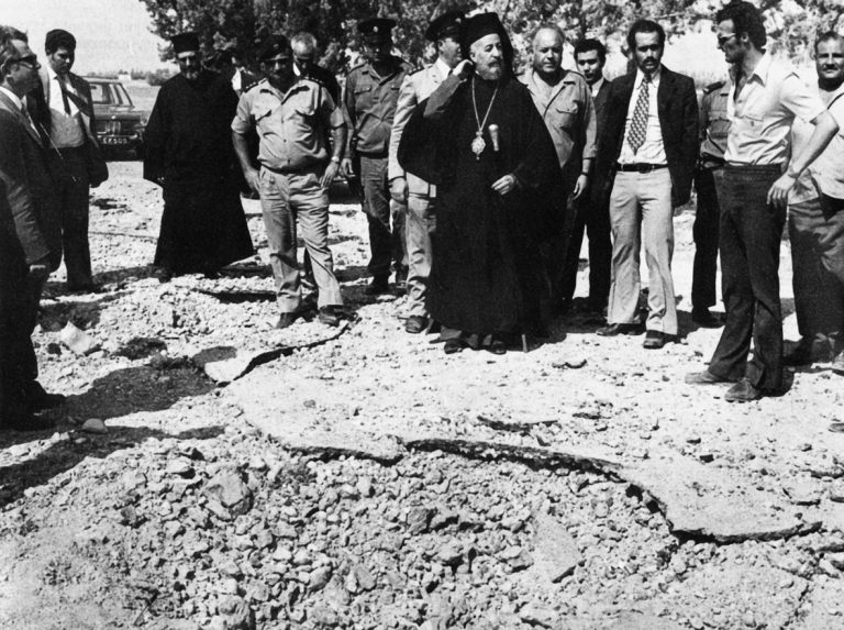 Κύπρος: Από τον Αττίλα και το σχέδιο Ανάν στο…κούρεμα – Σπάνιες ΦΩΤΟ | Newsit.gr Κύπρος: Από τον Αττίλα και το σχέδιο Ανάν στο…κούρεμα – Σπάνιες ΦΩΤΟ | Newsit.gr