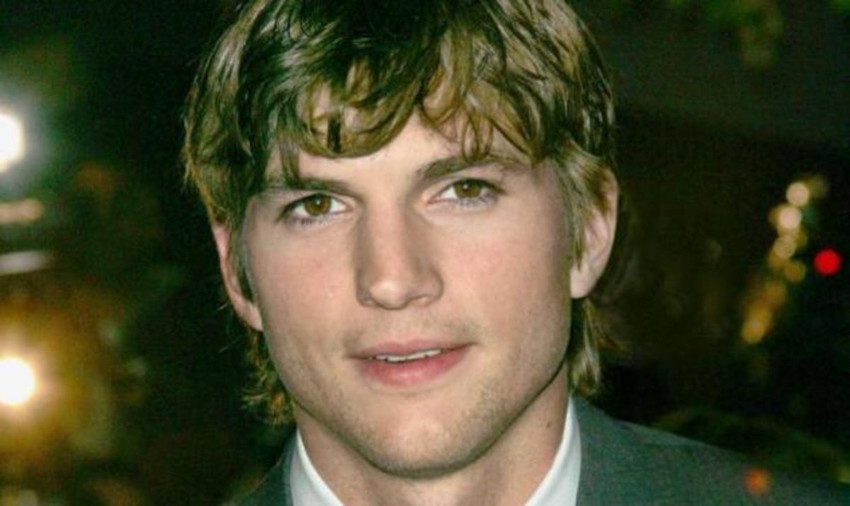 O Αshton Kutcher ήταν χθες στην Αθήνα! Διασκέδαζε δίπλα στη Ν. Γερμανού! | Newsit.gr O Αshton Kutcher ήταν χθες στην Αθήνα! Διασκέδαζε δίπλα στη Ν. Γερμανού! | Newsit.gr