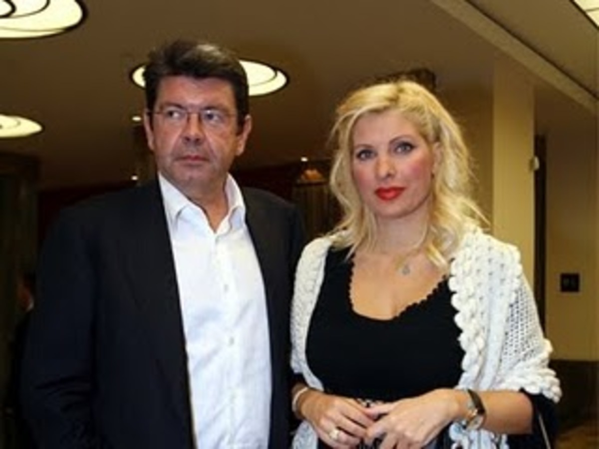 Λάτσιος και Μενεγάκη σε επικοινωνιολόγο | Newsit.gr Λάτσιος και Μενεγάκη σε επικοινωνιολόγο | Newsit.gr