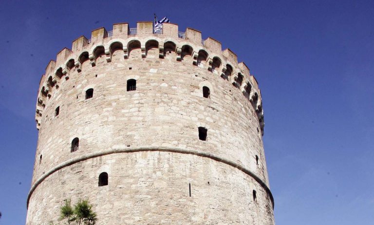 Ο Λευκός Πυργος γίνεται… ροζ | Newsit.gr Ο Λευκός Πυργος γίνεται… ροζ | Newsit.gr