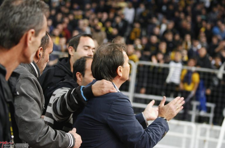 Λίνεν: Ακόμη και ο παίκτης του Ολυμπιακού παραδέχτηκε το χέρι | Newsit.gr Λίνεν: Ακόμη και ο παίκτης του Ολυμπιακού παραδέχτηκε το χέρι | Newsit.gr