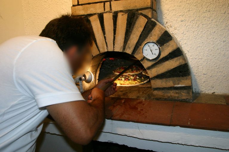 Καβάλα: Ο εφιάλτης του ιδιοκτήτη ξεκίνησε όταν κλείδωσε την πιτσαρία… | Newsit.gr Καβάλα: Ο εφιάλτης του ιδιοκτήτη ξεκίνησε όταν κλείδωσε την πιτσαρία… | Newsit.gr