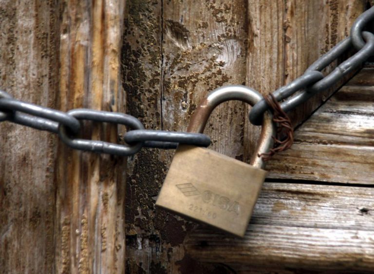 Θεσσαλονίκη: Τα έργα του μετρό έβαλαν λουκέτο σε πολλές επιχειρήσεις | Newsit.gr Θεσσαλονίκη: Τα έργα του μετρό έβαλαν λουκέτο σε πολλές επιχειρήσεις | Newsit.gr