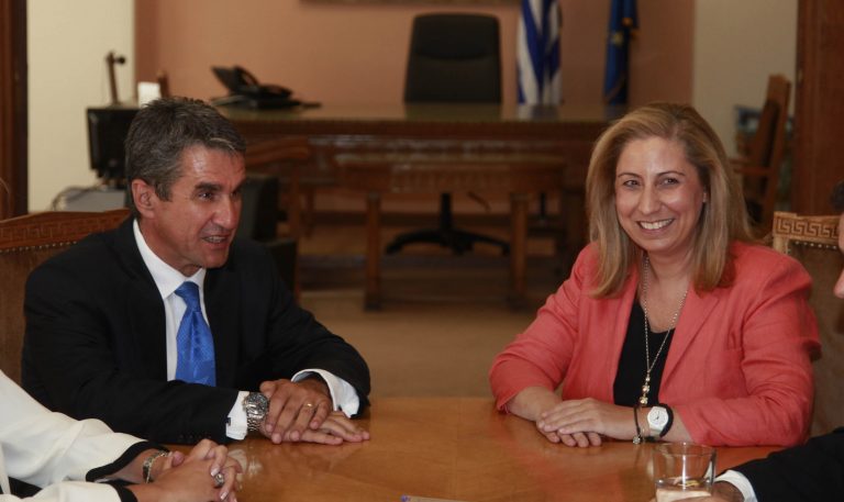 Νέες κόντρες: «Αρπάχτηκαν» Μαριλίζα – Λοβέρδος στο υπουργικό! | Newsit.gr Νέες κόντρες: «Αρπάχτηκαν» Μαριλίζα – Λοβέρδος στο υπουργικό! | Newsit.gr