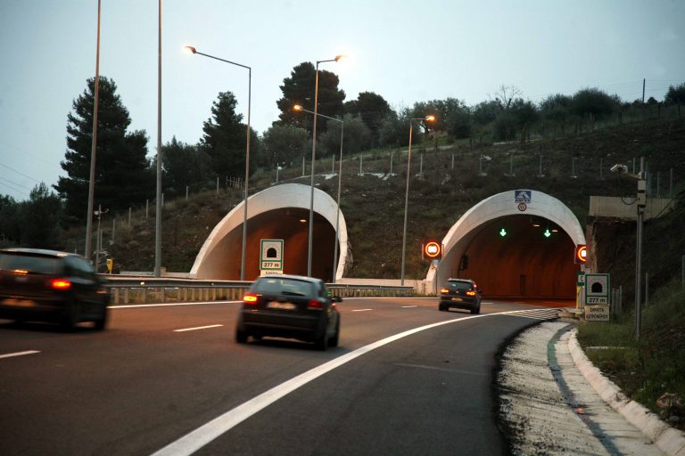 Αγώνας δρόμου για να «ξεκολλήσουν» τα έργα στους αυτοκινητόδρομους | Newsit.gr Αγώνας δρόμου για να «ξεκολλήσουν» τα έργα στους αυτοκινητόδρομους | Newsit.gr