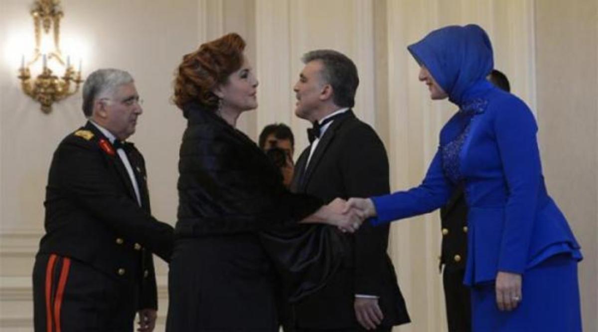 Ο τουρκικός στρατός υποκλίθηκε στην ισλαμική μαντίλα! | Newsit.gr Ο τουρκικός στρατός υποκλίθηκε στην ισλαμική μαντίλα! | Newsit.gr