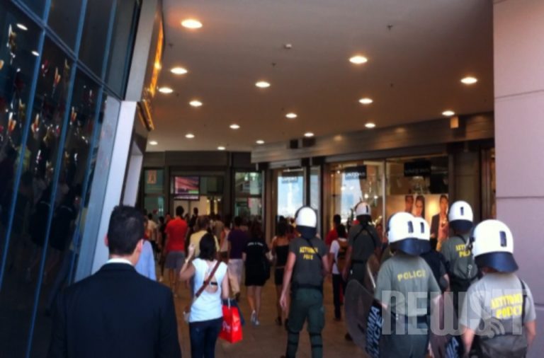 Απίστευτα επεισόδια! Φοιτητές κατάβρεξαν τα ΜΑΤ – Video, φωτο NewsIt | Newsit.gr Απίστευτα επεισόδια! Φοιτητές κατάβρεξαν τα ΜΑΤ – Video, φωτο NewsIt | Newsit.gr