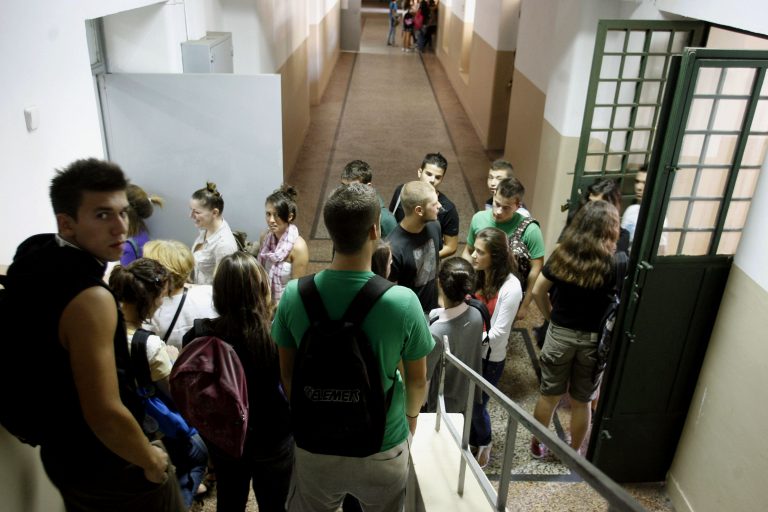 “Αγκάθι” οι απουσίες στα σχολεία | Newsit.gr “Αγκάθι” οι απουσίες στα σχολεία | Newsit.gr