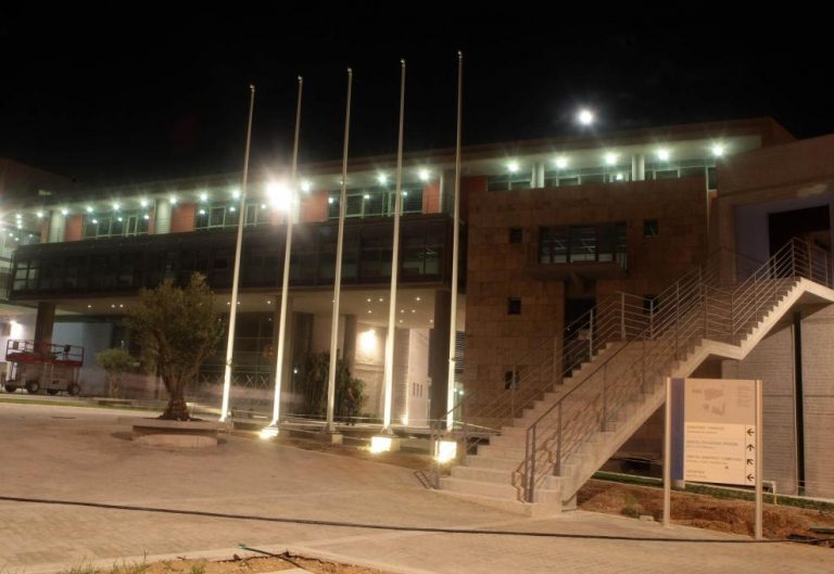 Θεσσαλονίκη: Εργαζόμενοι διέκοψαν τη συνεδρίαση του δημοτικού συμβουλίου | Newsit.gr Θεσσαλονίκη: Εργαζόμενοι διέκοψαν τη συνεδρίαση του δημοτικού συμβουλίου | Newsit.gr