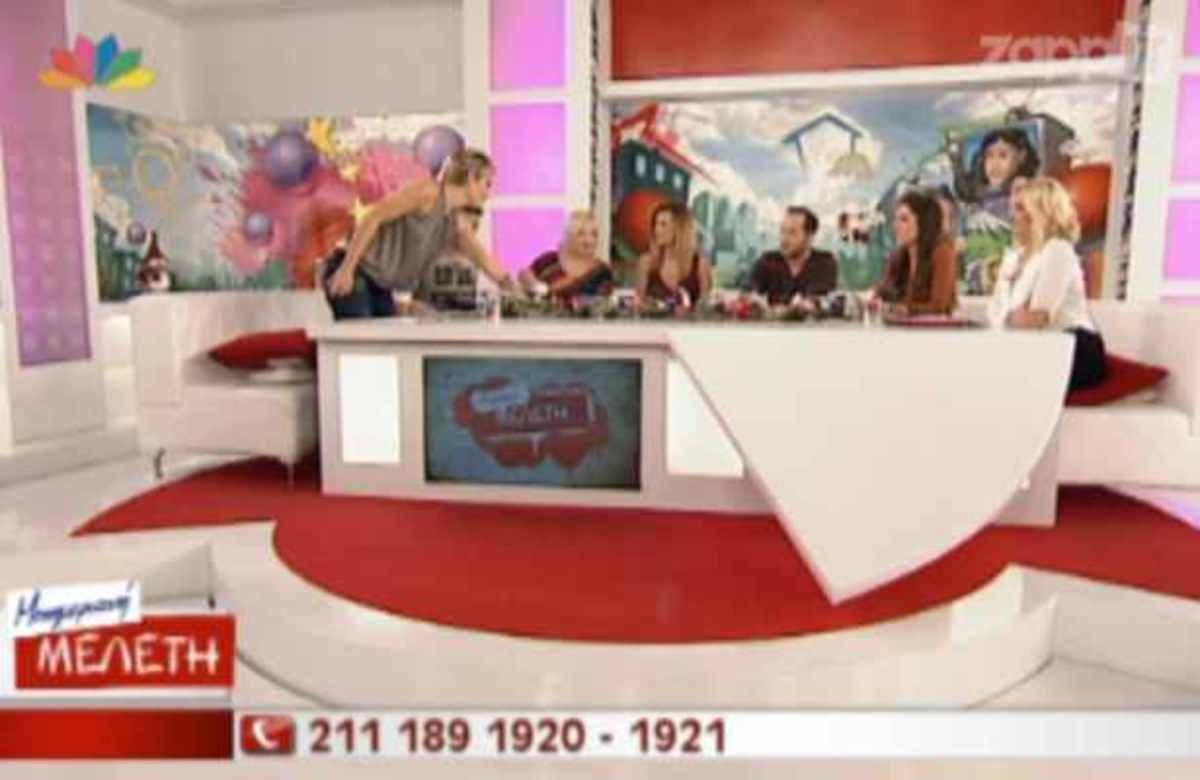 Ατύχημα στον αέρα της εκπομπής Μεσημεριανή Μελέτη | Newsit.gr Ατύχημα στον αέρα της εκπομπής Μεσημεριανή Μελέτη | Newsit.gr